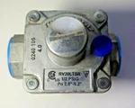 Maxitrol Gas Regulator RV20L 3/8" Inlet Outlet Natural 2.8-5.2" Ng Pressure. Fixed Price $18.99.