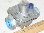 New Maxitrol RV20L Poppet Design Gas Pressure Regulator Valve 1/4"NPT 2.8-5.2. Fixed Price $26.97.